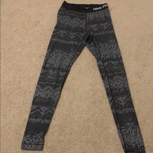 Nike Pro workout leggings size small